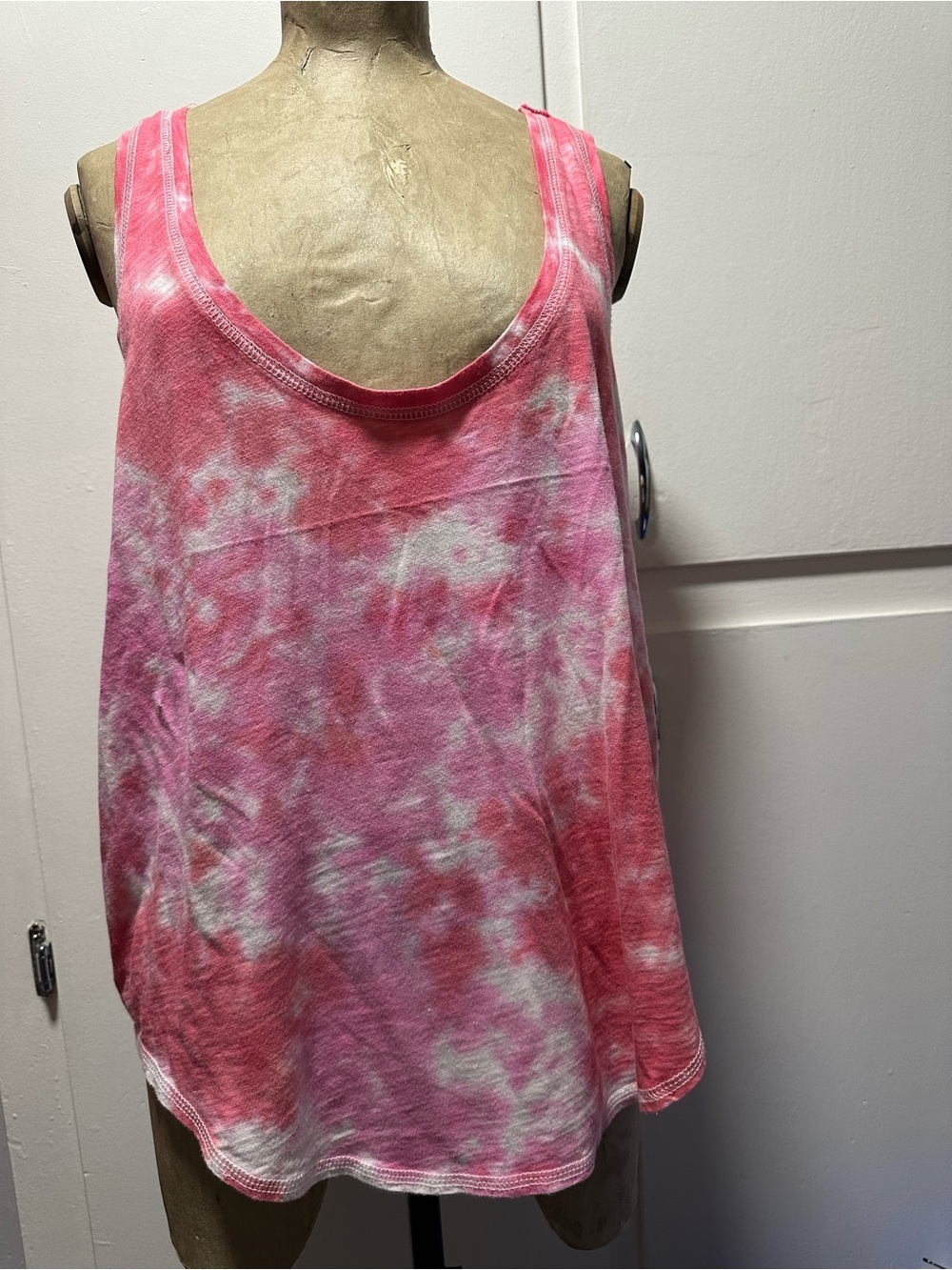 Chaser Women’s Pink Tie-Dye Tank Top - Casual Scoop Neck Sz.L